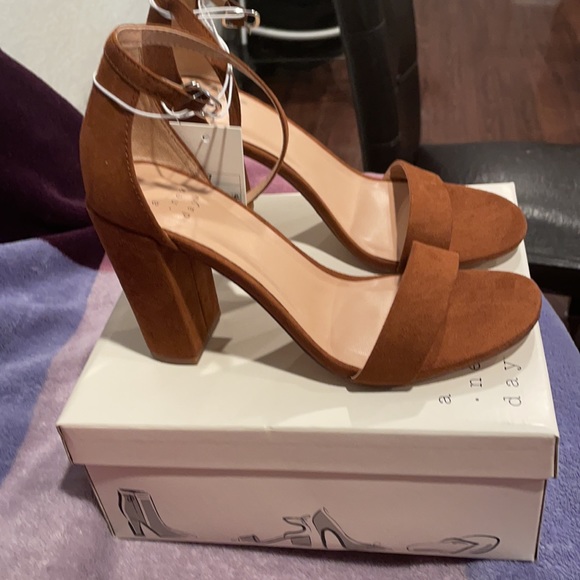 New - Picture 2 of 4